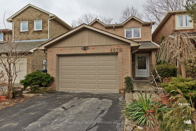 4079 Trapper Cres, Mississauga, L5L 3A7 | Image 2
