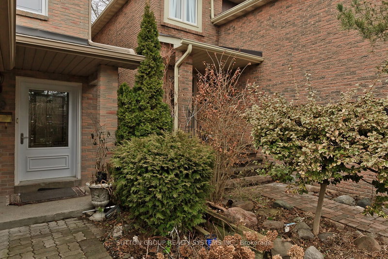 4079 Trapper Cres, Mississauga, L5L 3A7 | Image 3