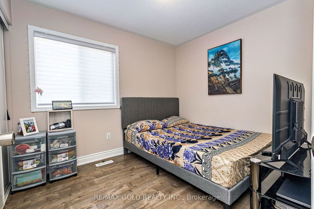 11 Sweetwood Circle