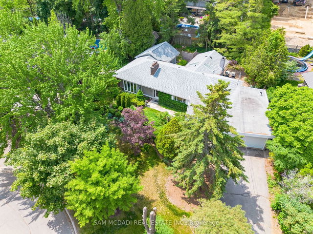 744 Glenleven Crescent