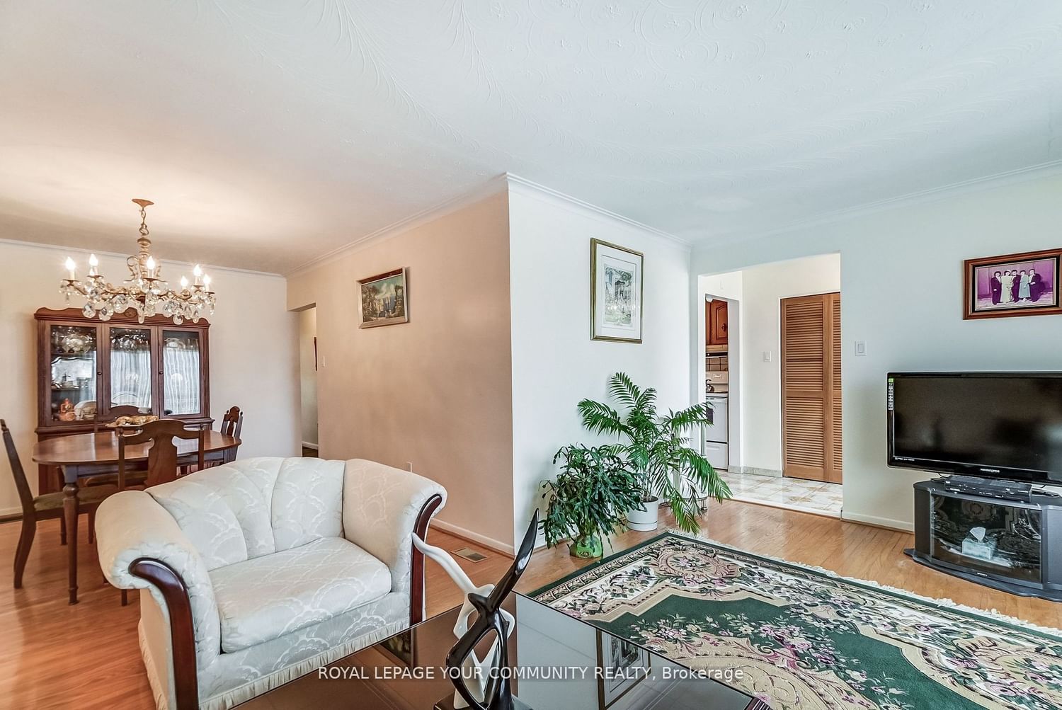 Listing Image 3