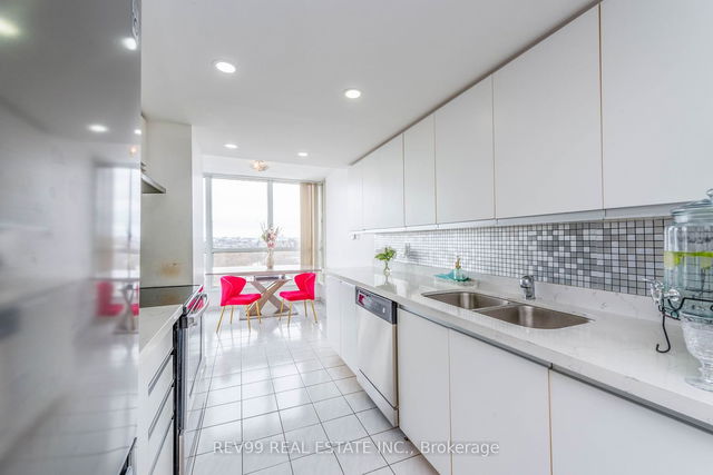 601 - 5 Rowntree Road