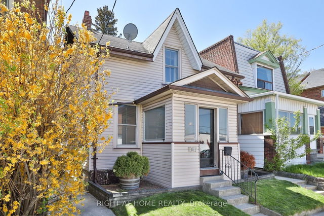 1047 Dupont Street