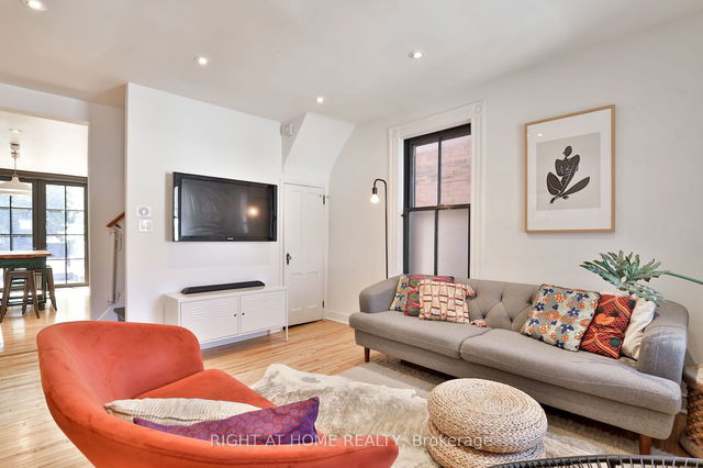 1047 Dupont Street