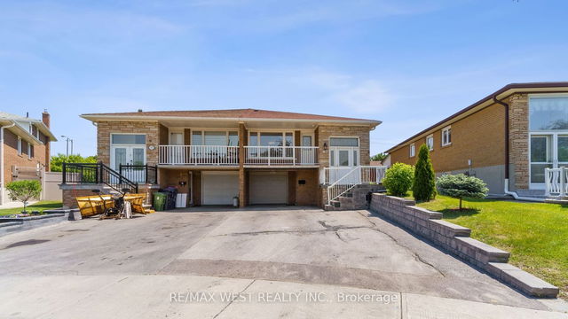 55 FRANEL Crescent