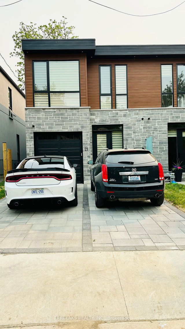 21 Cayuga Avenue