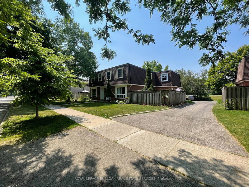 648-654 Francis Rd, Burlington, L7T 3X7 | Image 2