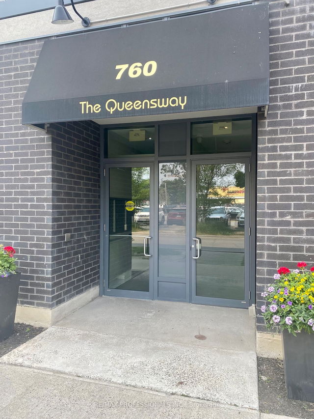504 - 760 The Queensway N/A