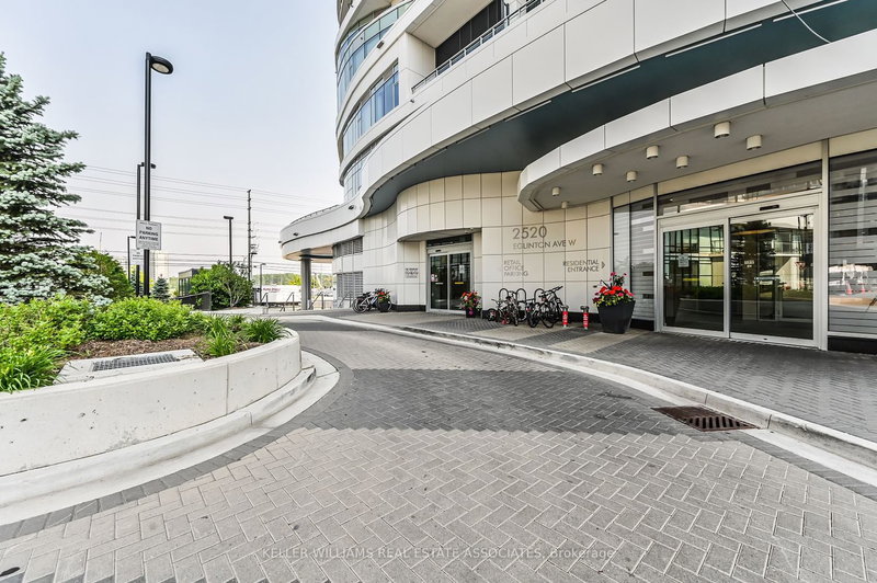 822 - 2520 Eglinton Ave W, Mississauga, L5M 0Y4 | Image 3