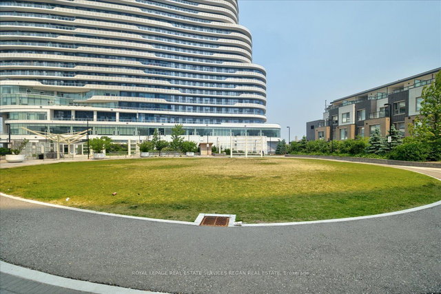 1617 - 2520 Eglinton Avenue W