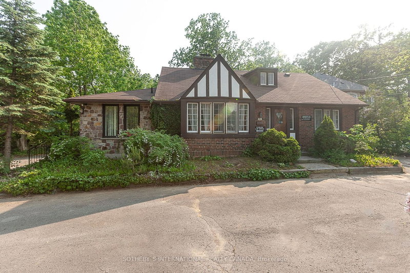 1462 Hurontario St, Mississauga, L5G 3H4 | Image 2