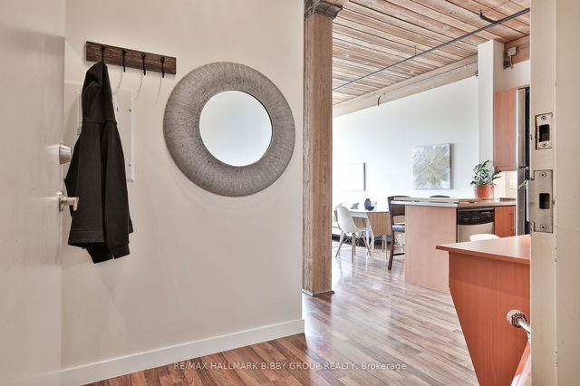 306 - 2154 Dundas Street