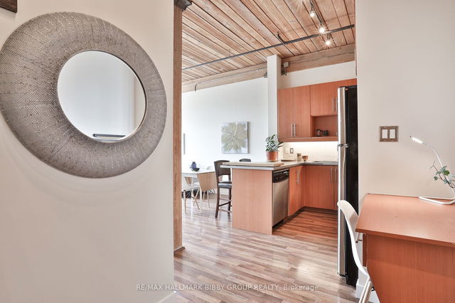 306 - 2154 Dundas Street