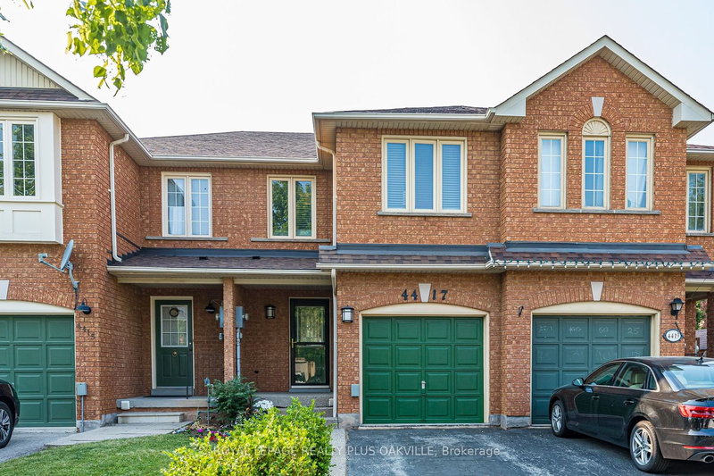 4417 Vallence Dr, Burlington, L7L 6J7 | Image 2