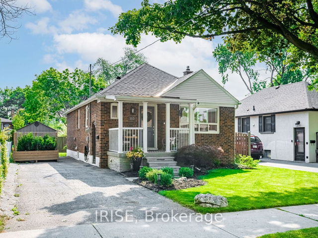 169 Alderbrae Avenue