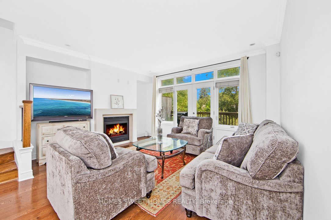 Townhouse sold at 38 Furrow Lane, Toronto, Islington-City Centre West, M8Z 0A3 - MLS: W6118172