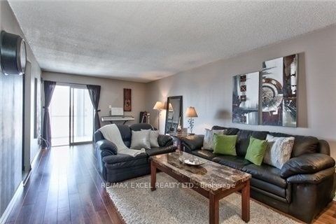 1905 - 350 Webb Drive