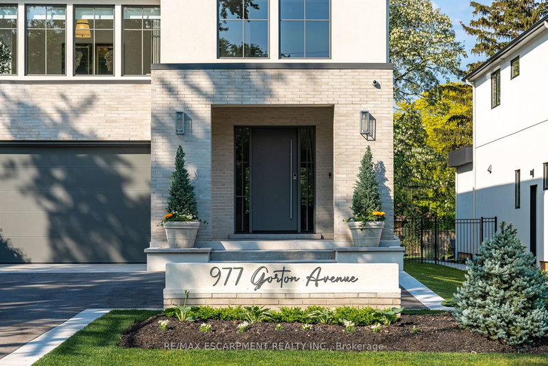 977 Gorton Ave, Burlington, L7T 1S6 | Image 3