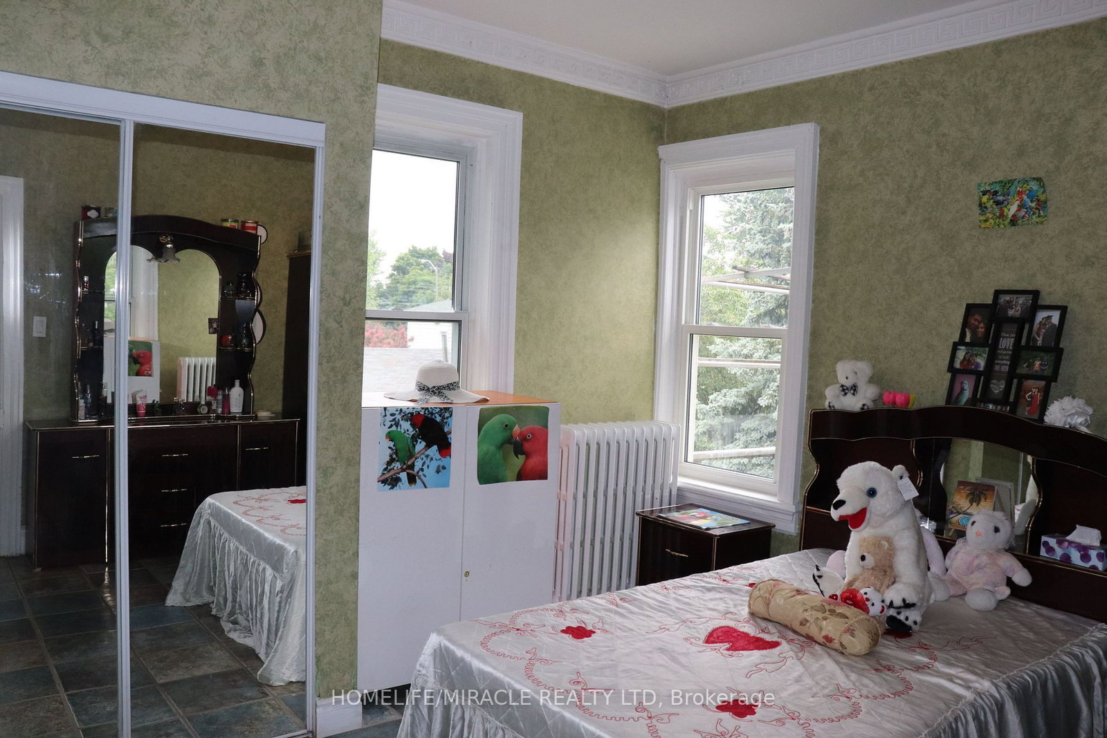 Listing Image 5