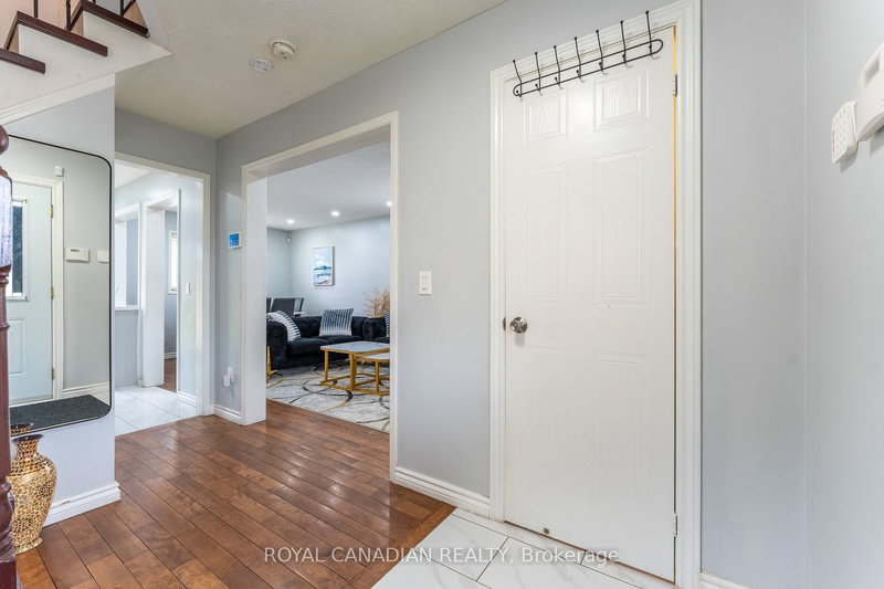 46 Nectarine Cres, Brampton, L6S 5Z1 | Image 3