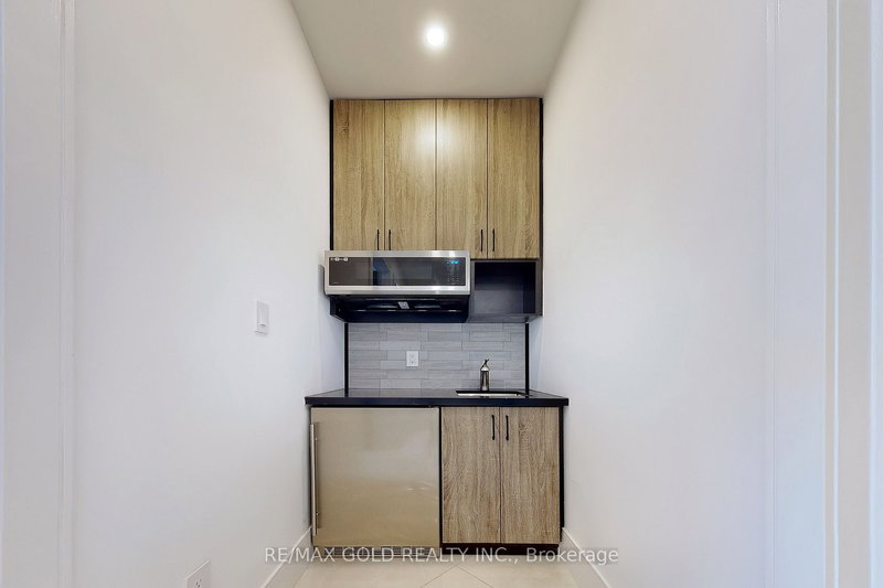 217 - 3465 Platinum Dr, Mississauga, L5M 7N4 | Image 2