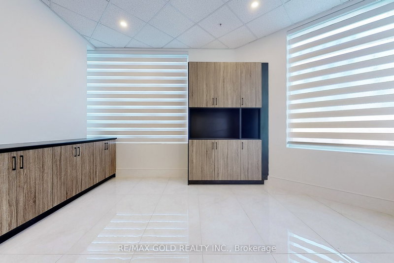 217 - 3465 Platinum Dr, Mississauga, L5M 7N4 | Image 3