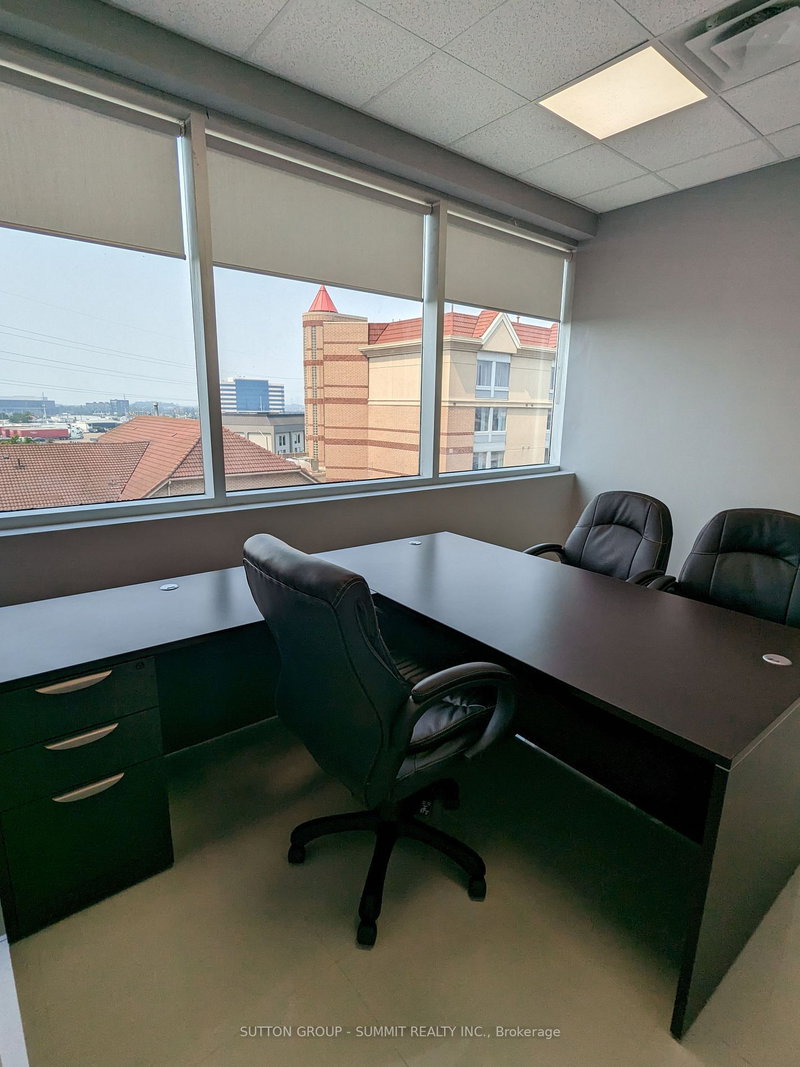 407 - 218 Export Blvd, Mississauga, L5S 1Y4 | Image 3