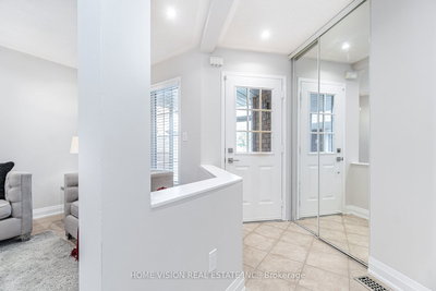 951 Sonoma Court, Mississauga, Ontario image-0-2