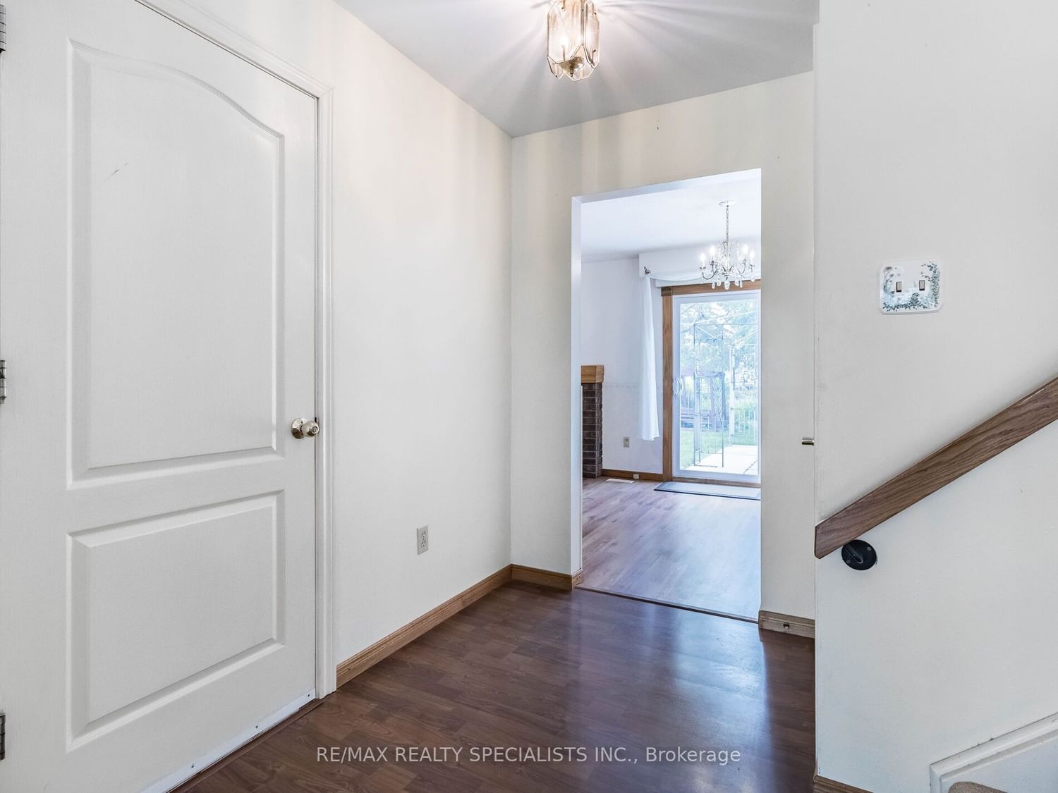 Listing Image 4