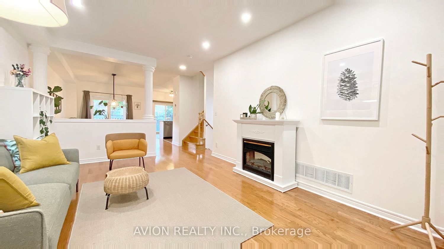 Listing Image 5