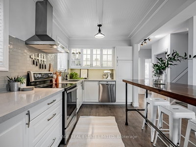 Detached House sold at 42 Fordwich Crescent, Toronto, Ontario, M9W 2T4 - Rexdale-Kipling - MLS: W6138996