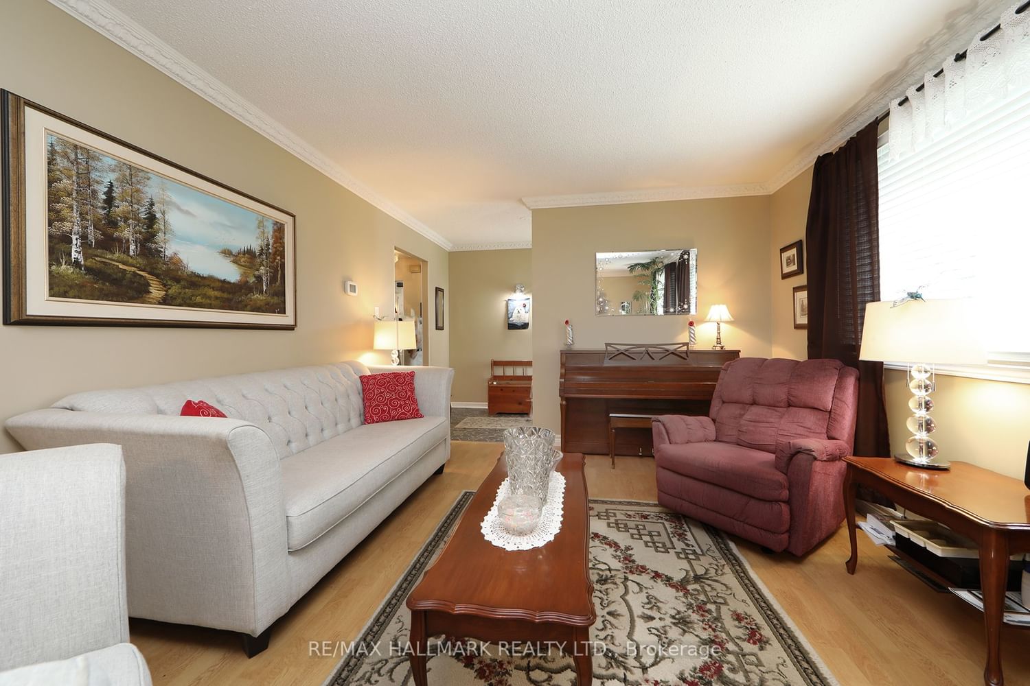 Listing Image 6