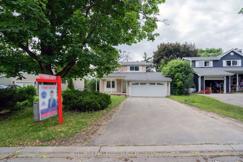 36 Blueridge Sq, Brampton, L6Z 1A1 | Image 2