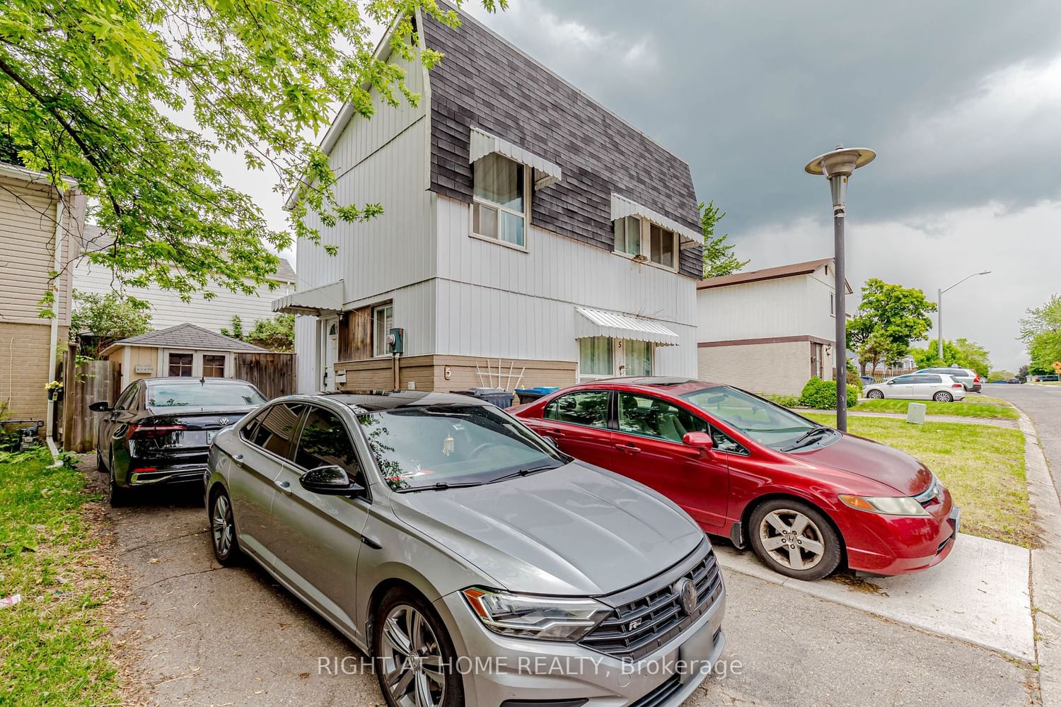 Listing photo 2