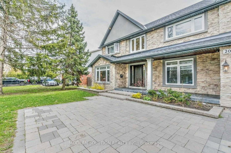 2068 Mississauga Rd, Mississauga, L5H 2K6 | Image 2