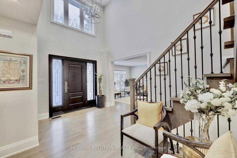 2068 Mississauga Rd, Mississauga, L5H 2K6 | Image 3