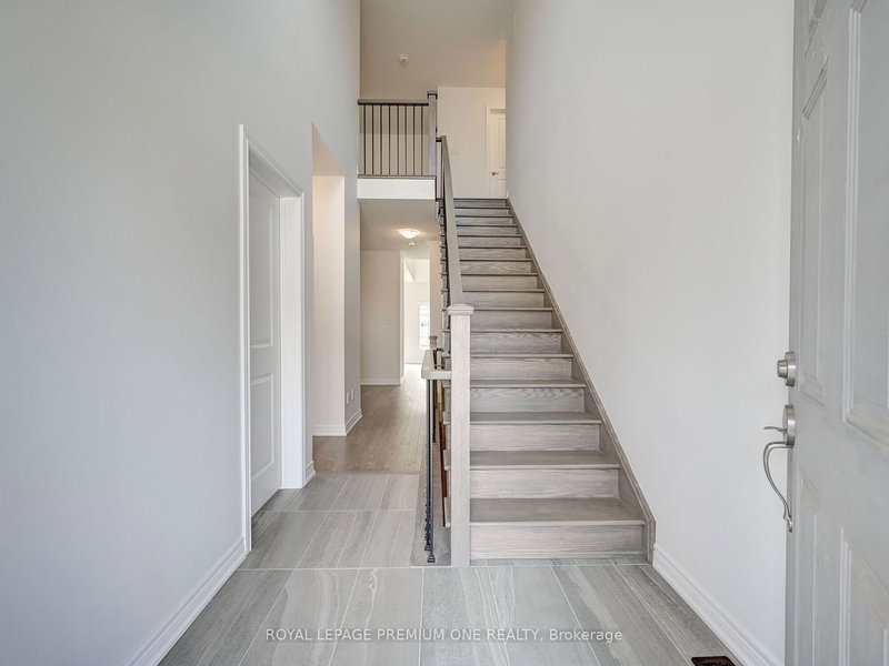 4 Clermiston Cres E, Brampton, L6R 4C7 | Image 3