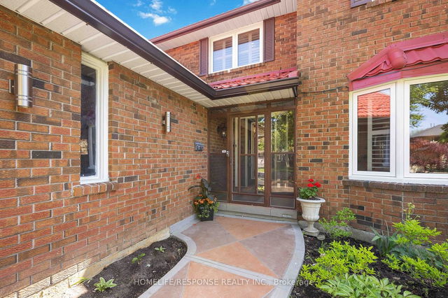 2426 HURON PARK Place
