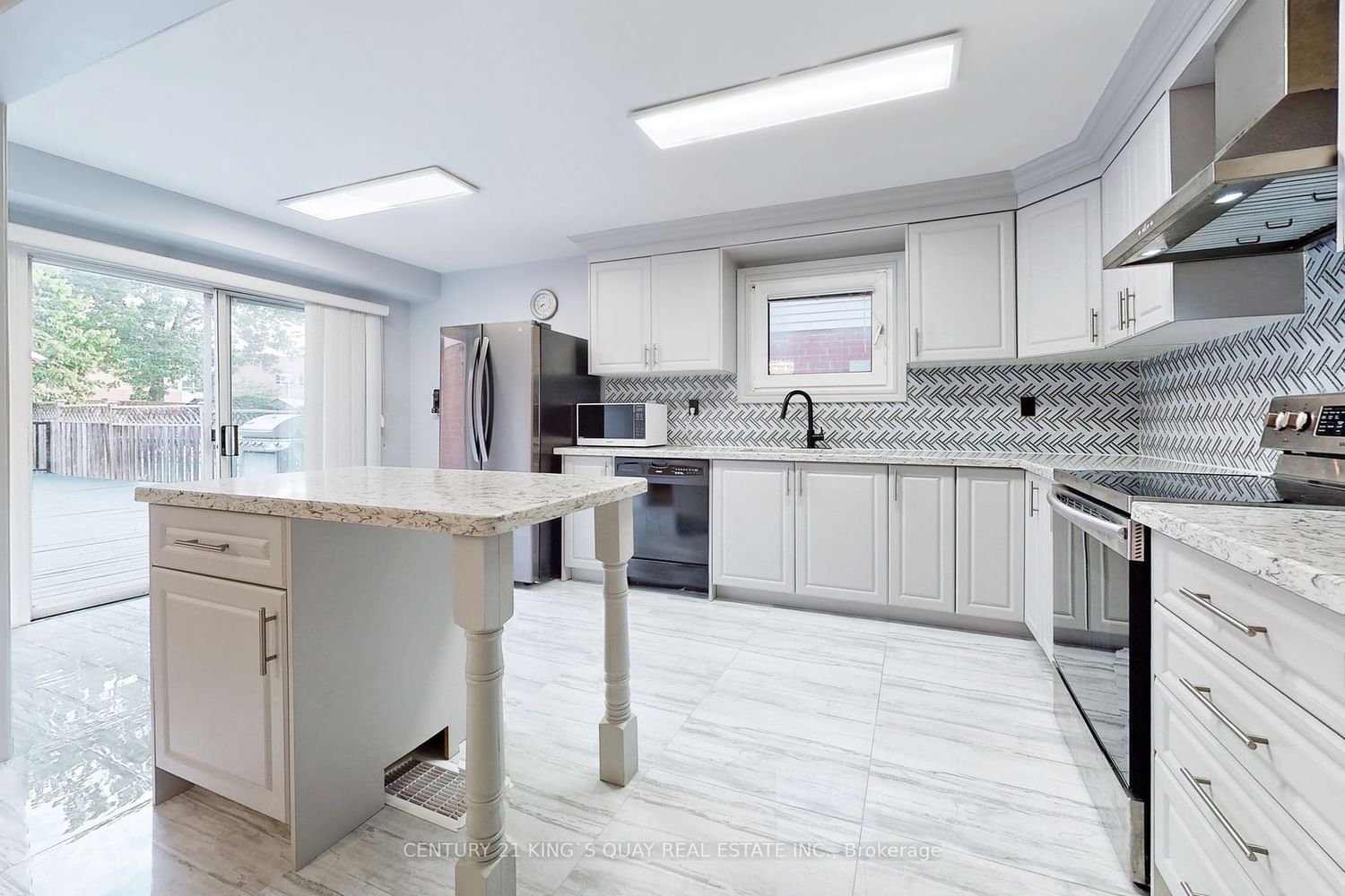 Listing Image 7