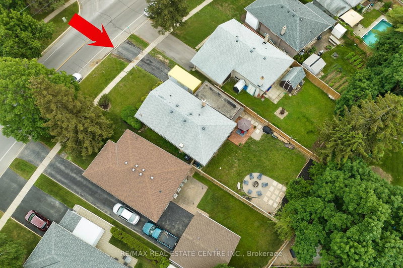 403 Delrex Blvd, Halton Hills, L7G 4H8 | Image 2