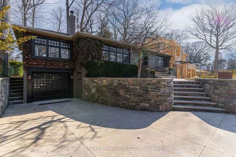 89 Holyrood Ave, Oakville, L6K 2V4 | Image 2