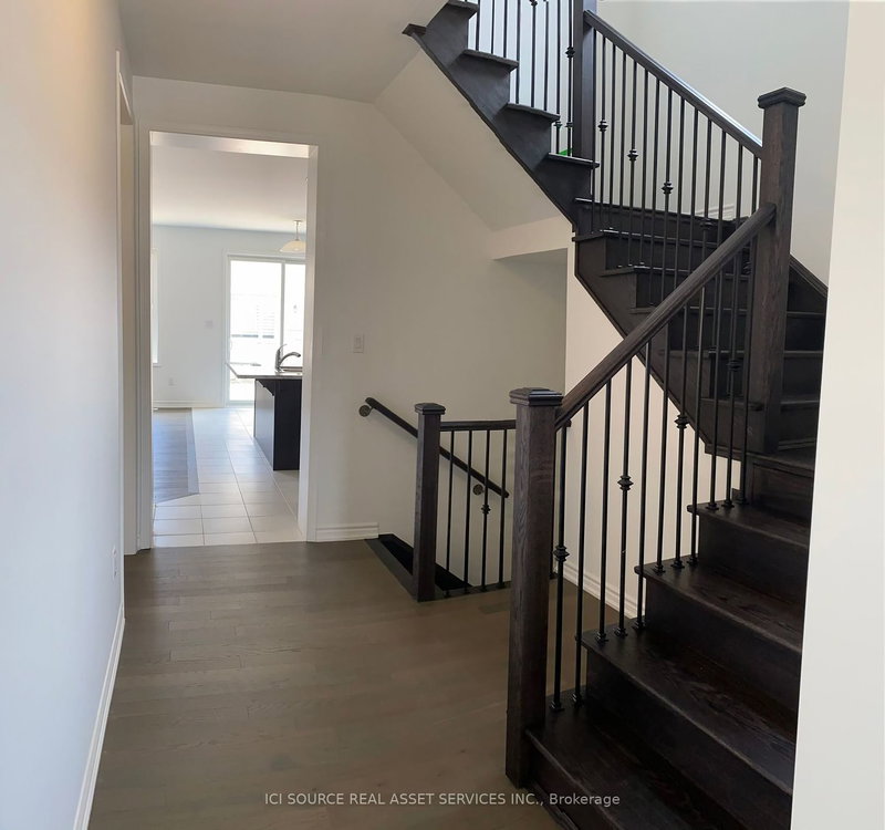 867 Whitlock Ave, Milton, L9E 1R8 | Image 3