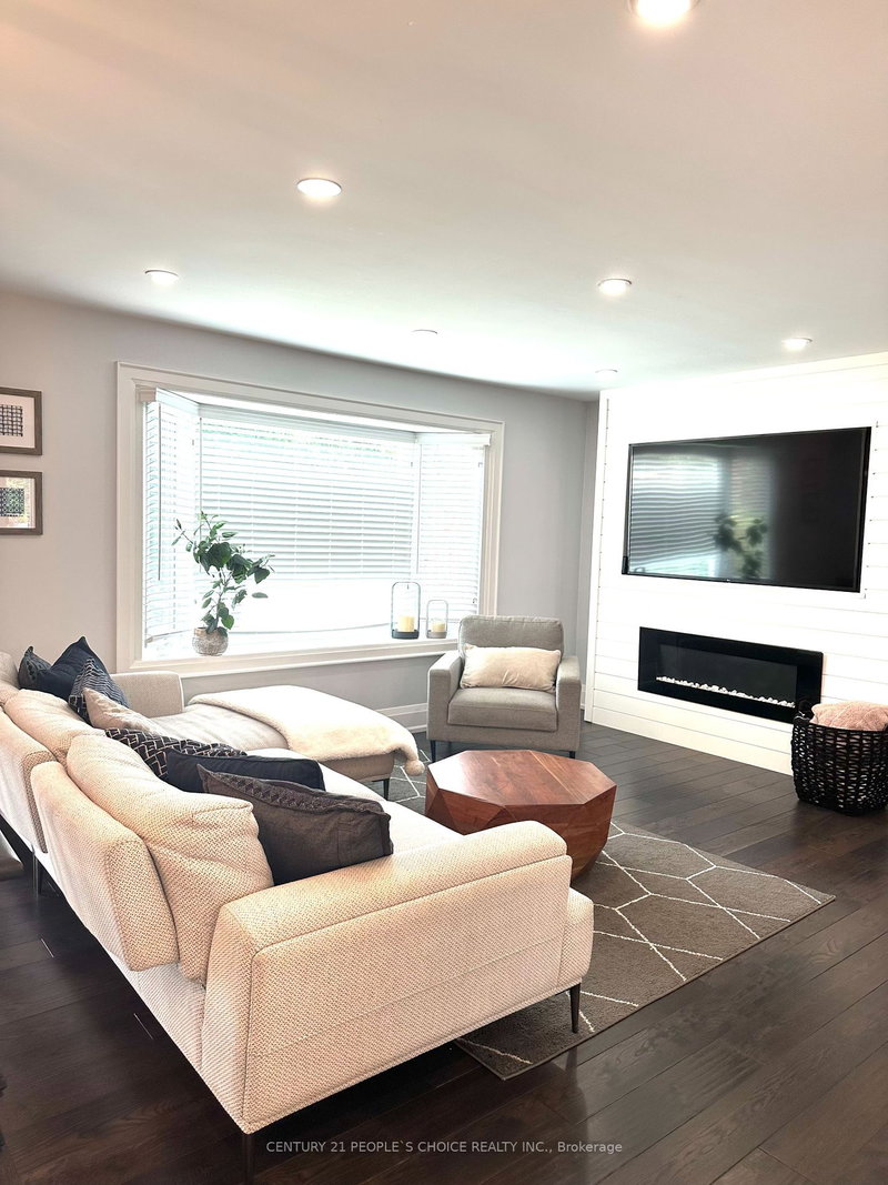 6062 Paddle Rd, Mississauga, L5N 1X7 | Image 3