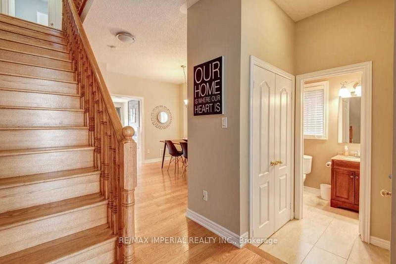 2438 Felhaber Cres, Oakville, L6H 7N8 | Image 3