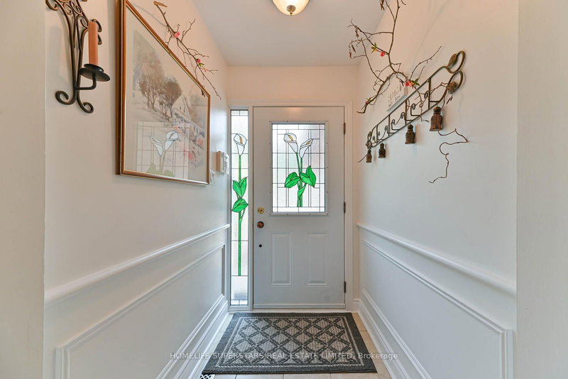 6330 Lorca Cres, Mississauga, L5N 2J4 | Image 3