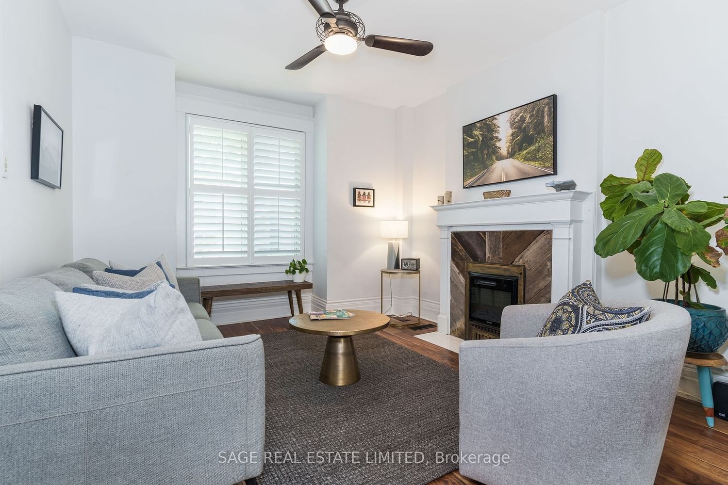 Listing Image 4