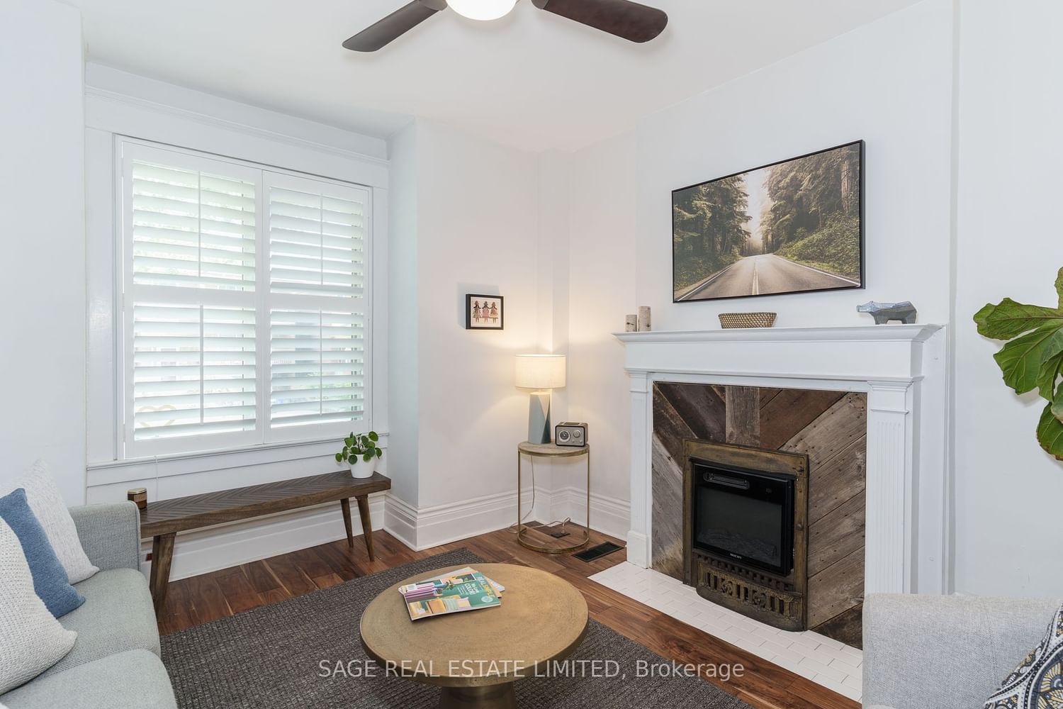 Listing Image 5