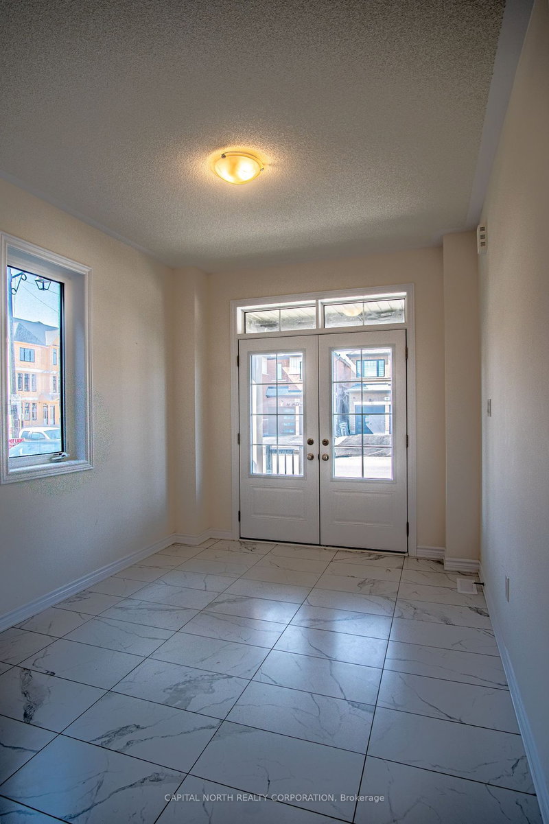 35 Petch Ave, Caledon, L7C 4J7 | Image 3