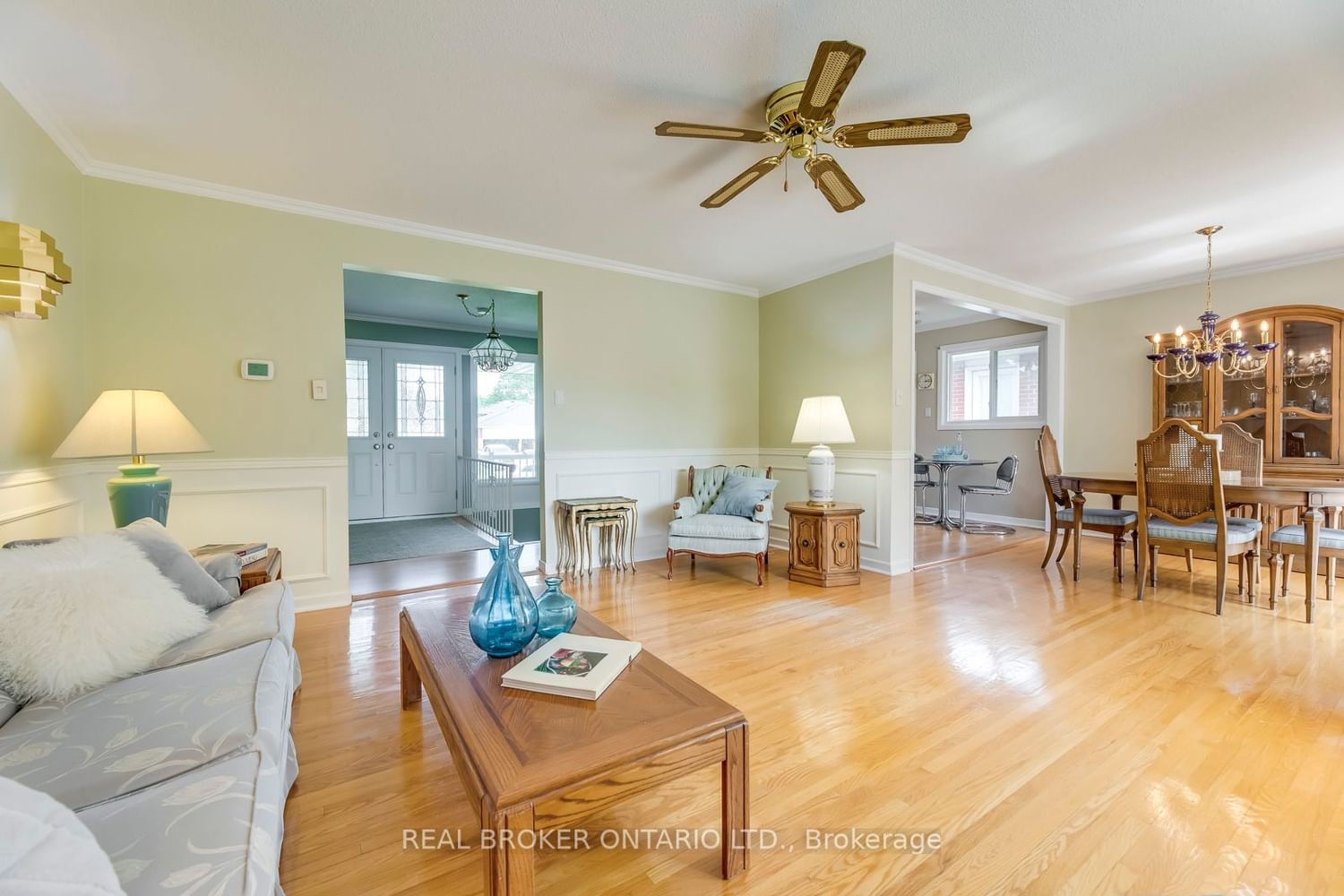 Listing Image 7