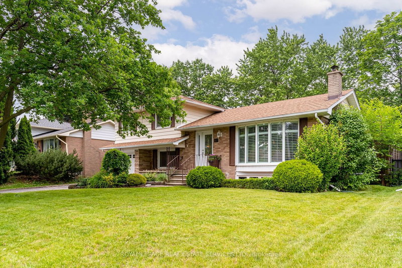 49 Rayne Ave, Oakville, L6H 1C1 | Image 2